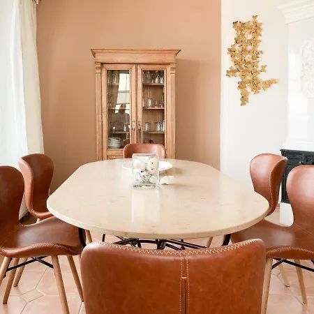 Charmante Ferienwohnung In Schцner Bдdervilla Mit Traumhaftem Meerblick Direkt Am Strand Apartamento *