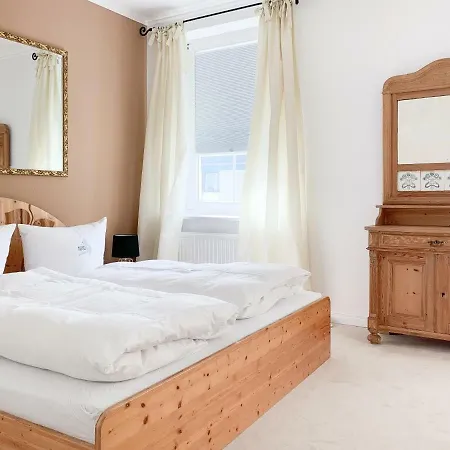 Charmante Ferienwohnung In Schцner Bдdervilla Mit Traumhaftem Meerblick Direkt Am Strand Apartamento Timmendorfer Strand
