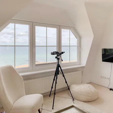 Charmante Ferienwohnung In Schцner Bдdervilla Mit Traumhaftem Meerblick Direkt Am Strand Apartamento
